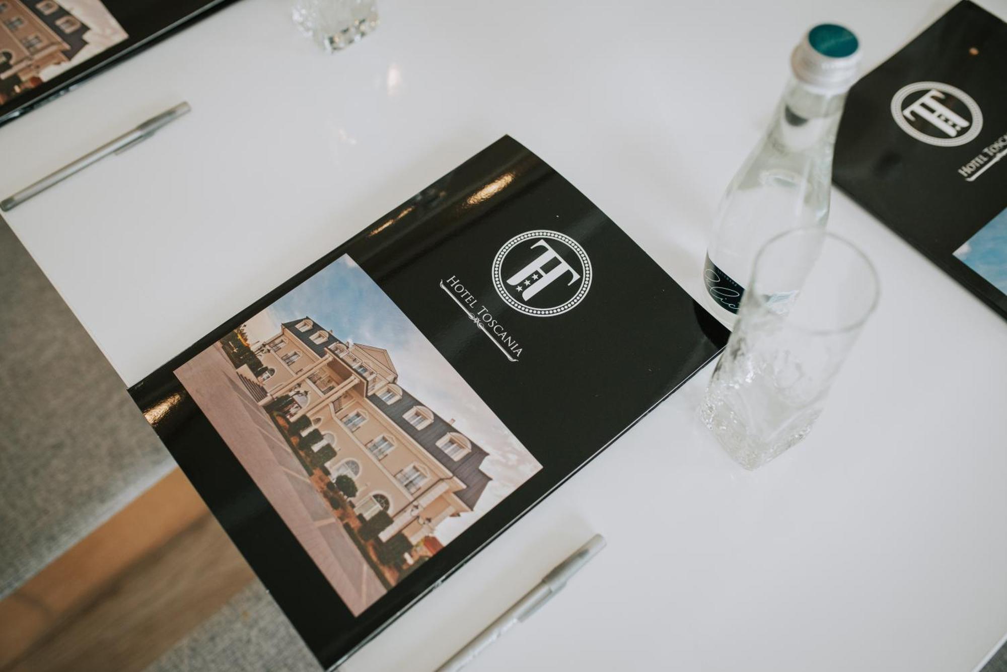 Hotel Toscania Włoszakowice Eksteriør billede
