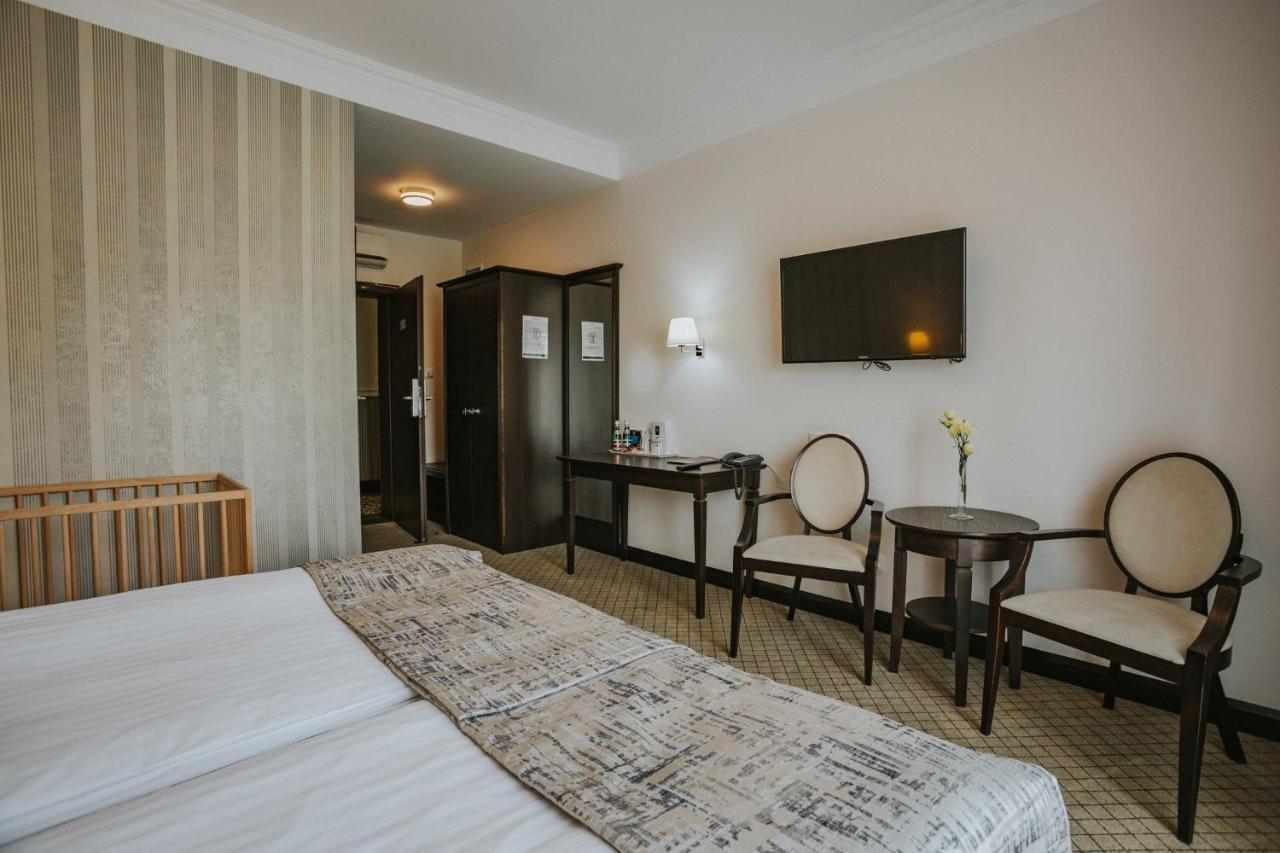Hotel Toscania Włoszakowice Eksteriør billede